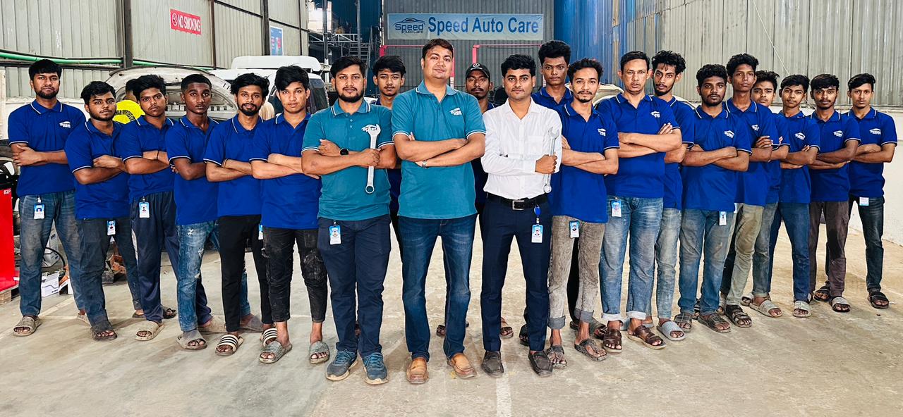 স্পিড অটো কেয়ার টিম — নতুনবাজার ওয়ার্কশপের টেকনিশিয়ান ও ম্যানেজমেন্ট